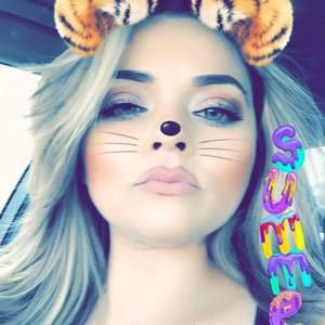 Meet your Posher, Desiree